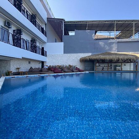 Zasgo Hotel ラブハン・バジョ エクステリア 写真