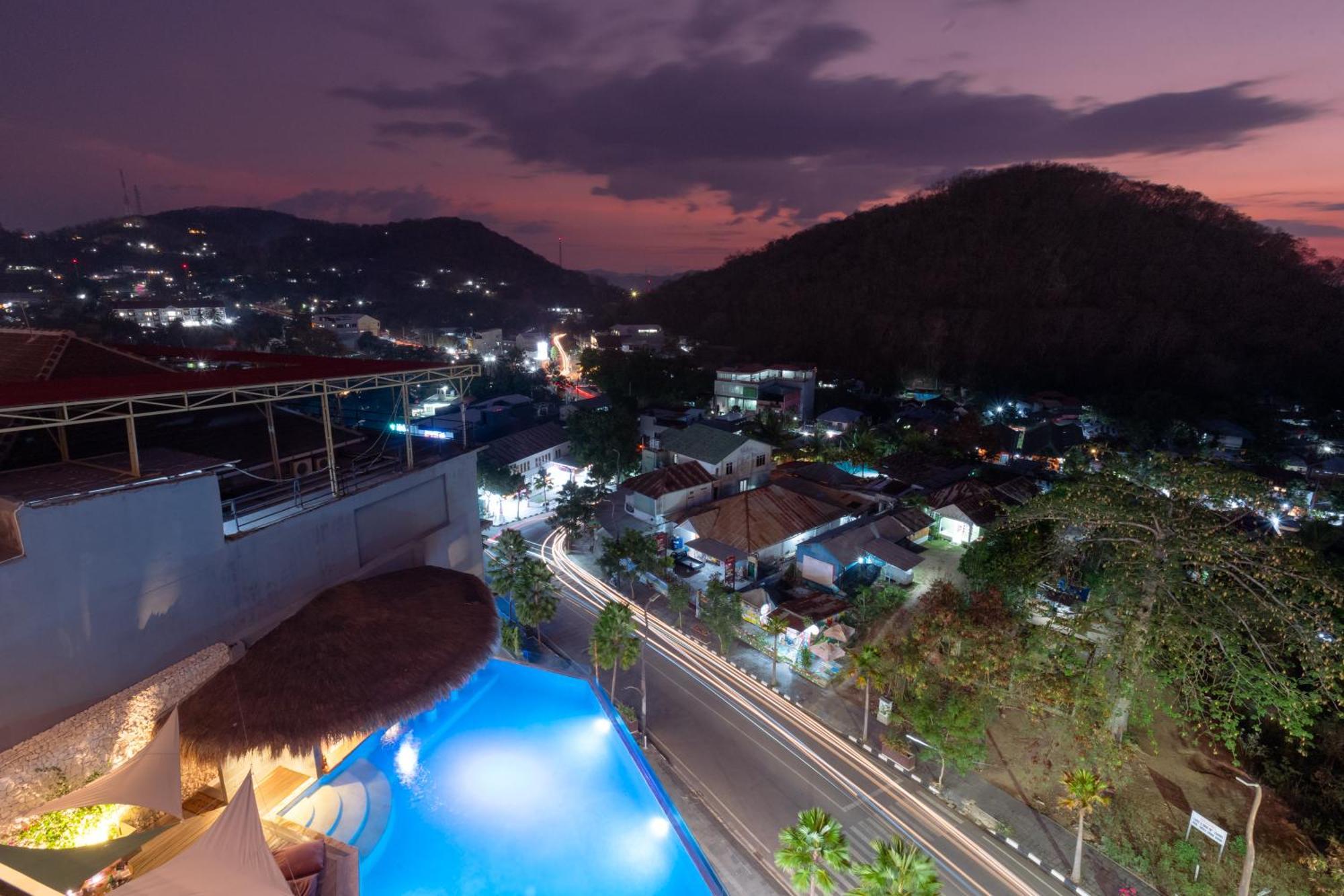 Zasgo Hotel ラブハン・バジョ エクステリア 写真