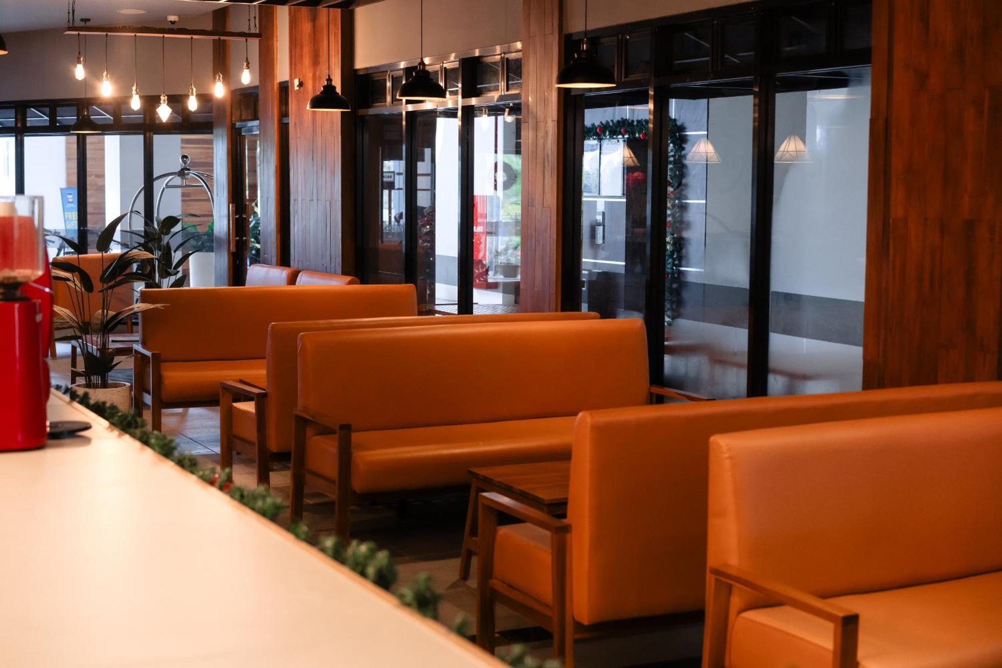 Zasgo Hotel ラブハン・バジョ エクステリア 写真