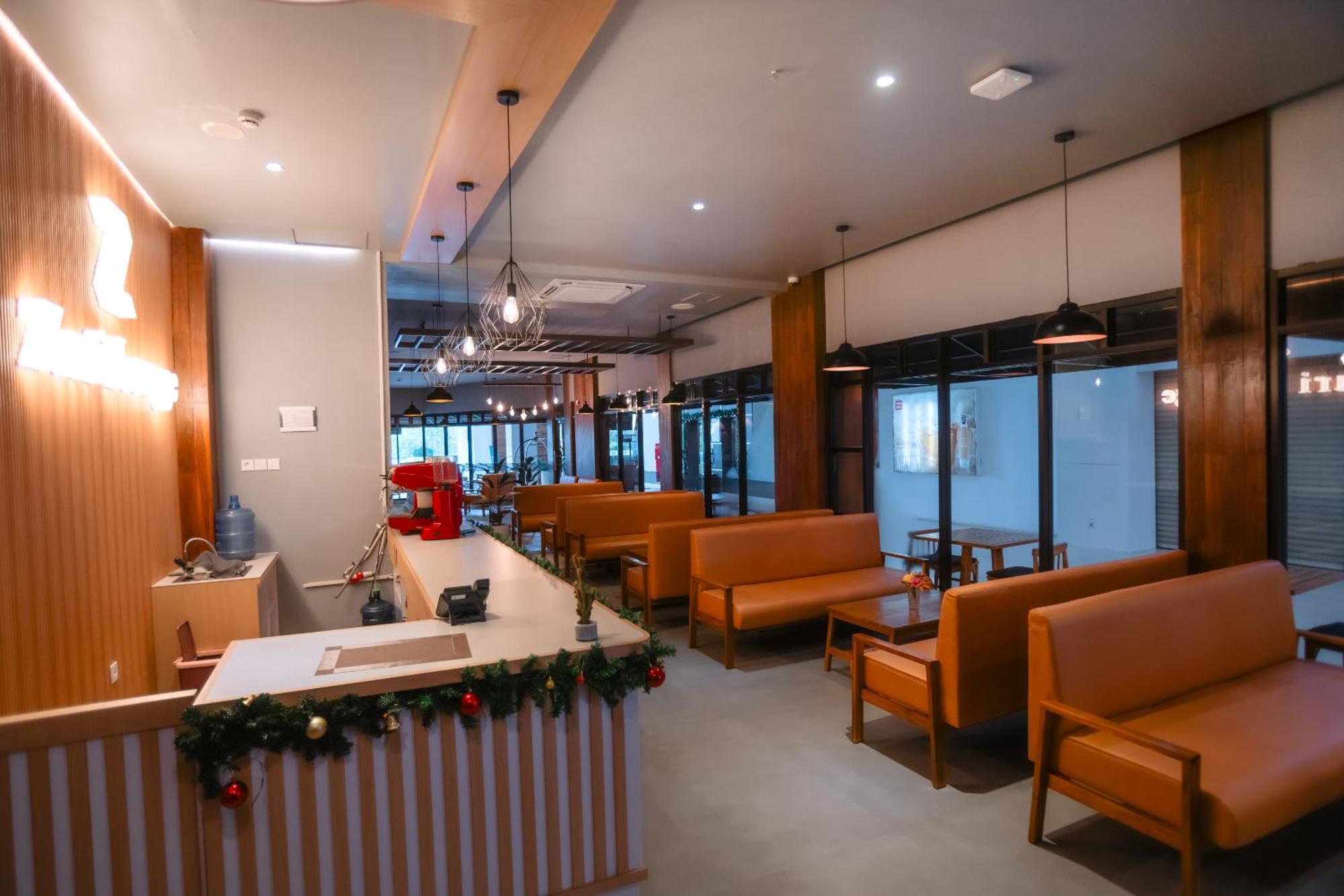 Zasgo Hotel ラブハン・バジョ エクステリア 写真